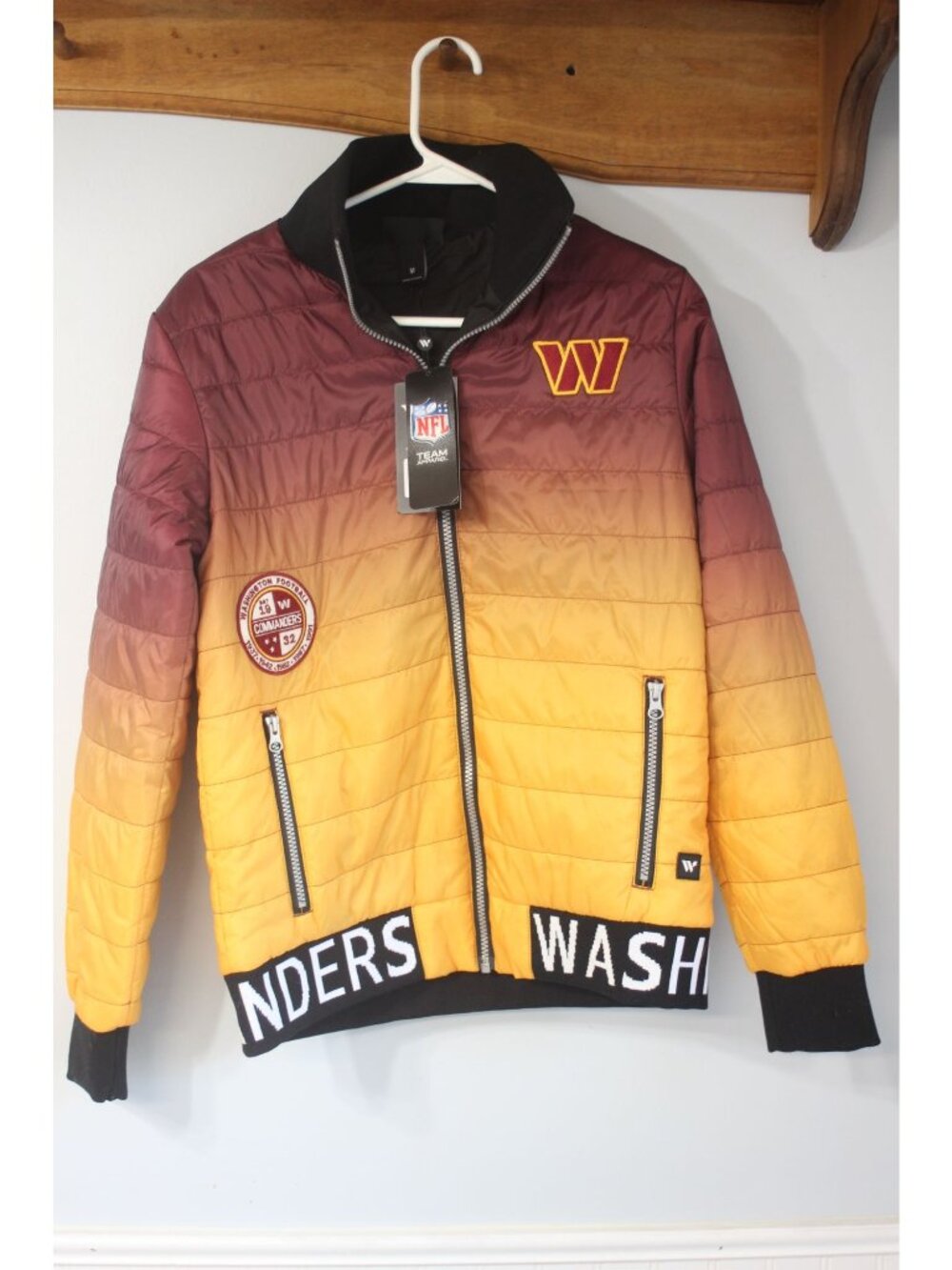 Washington Commanders Womens Puffer Jacket Burgundy/Yellow Ombre Medium NFL NWT